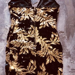 Women’s/Junior sequins dress